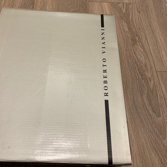 Pewter Roberto Vianni heels - Picture 3 of 9